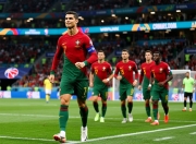 葡萄牙传奇球星C罗带领球队晋级欧洲杯八强