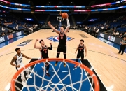 篮网大胜小牛，取得两连胜